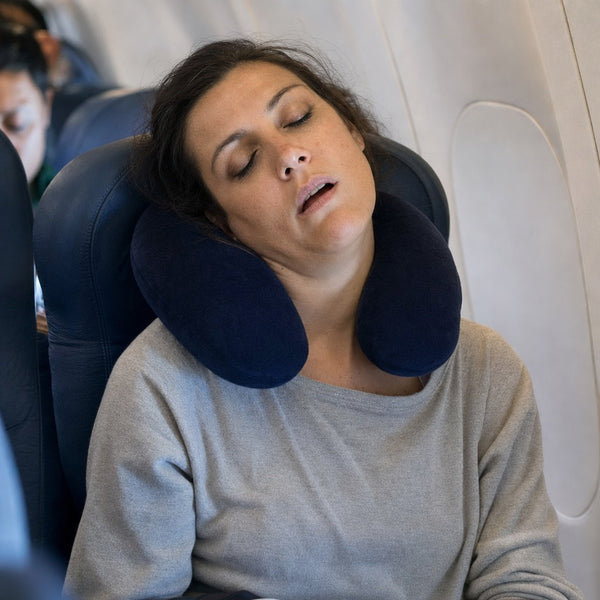 Comparatif : coussin de nuque, la tête bascule