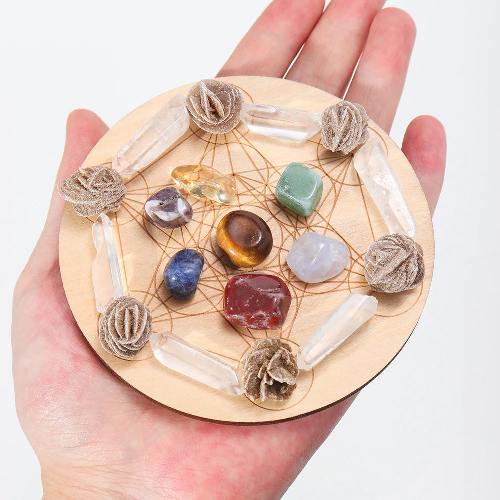 Plateau 7 Chakras en Bois Gravé avec 7 Pierres Naturelles – Fleur de Vie ou Silhouette Méditante