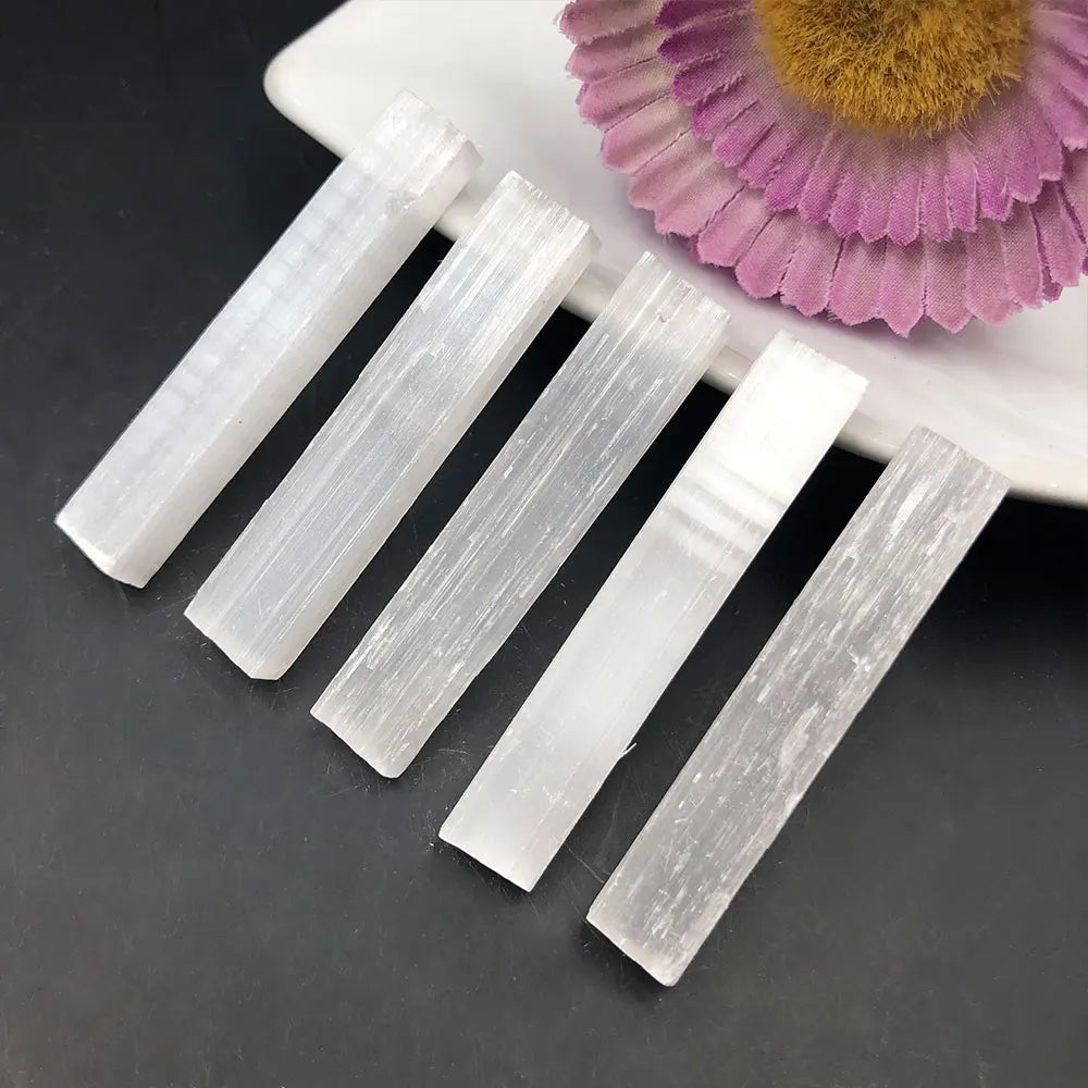 Lot de 10 Bâtons de Sélénite Brute – Pierre Naturelle 5-6 cm, Purification et Décoration