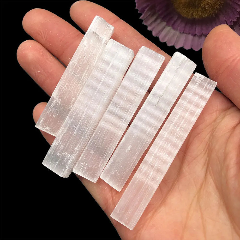 Lot de 10 Bâtons de Sélénite Brute – Pierre Naturelle 5-6 cm, Purification et Décoration