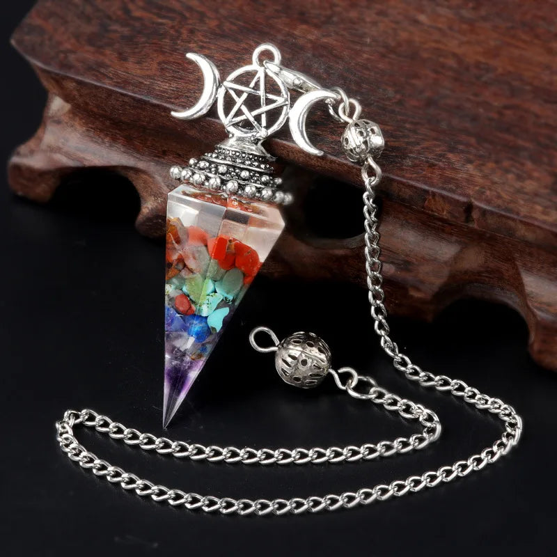 Pendule Triple Lune et Pentacle en Orgonite – Éclats de Pierres Naturelles, 8 Pierres au Choix