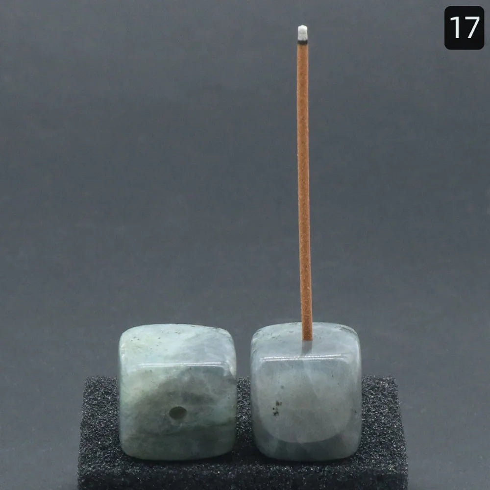 Porte-Encens Cube en Pierre Naturelle 2 cm – Quartz Rose, Améthyste, Œil de Tigre, Labradorite…