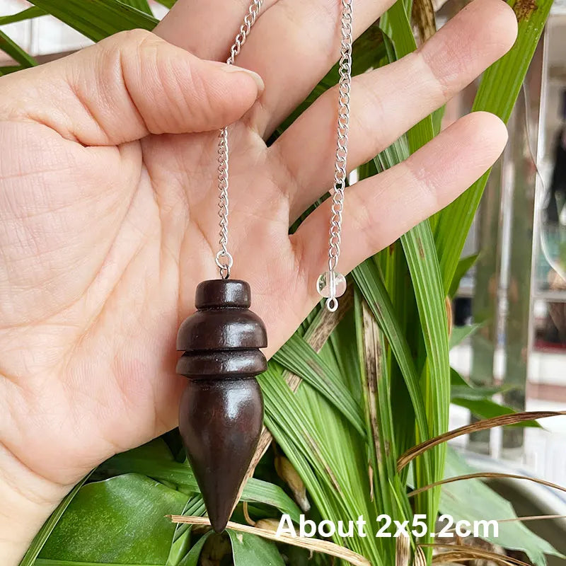 Pendule Égyptien en Bois Sombre Tourné – Pendule de Radiesthésie Karnak, Chaîne Simple ou 7 Chakras