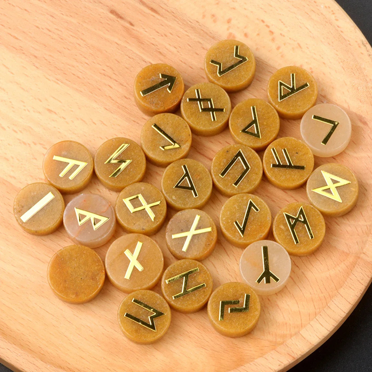 Jeu de 25 Runes Vikings en Pierre Naturelle Gravée – 10 Pierres au Choix