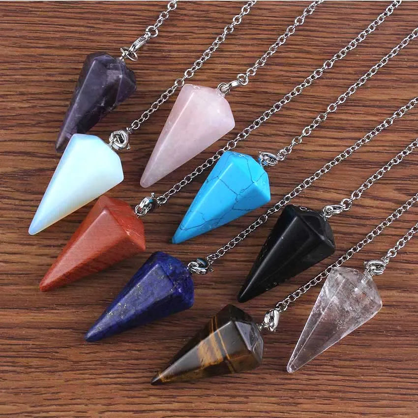 Pendule Pyramide Hexagonale en Pierre Naturelle – 18 Pierres : Améthyste, Labradorite, 7 Chakras…
