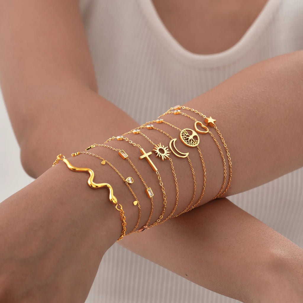 Bracelet Fin en Acier Inoxydable Doré Femme – Breloque Lune, Soleil, Étoile, Cœur, Croix ou Arbre de Vie, Chaîne Réglable 16 à 19,5 cm, Minimaliste, Idée Cadeau
