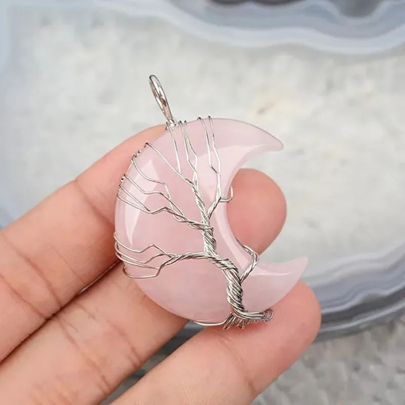 Pendentif Lune et Arbre de Vie en Pierre Naturelle – Collier Serti au Fil, 6 Pierres au Choix