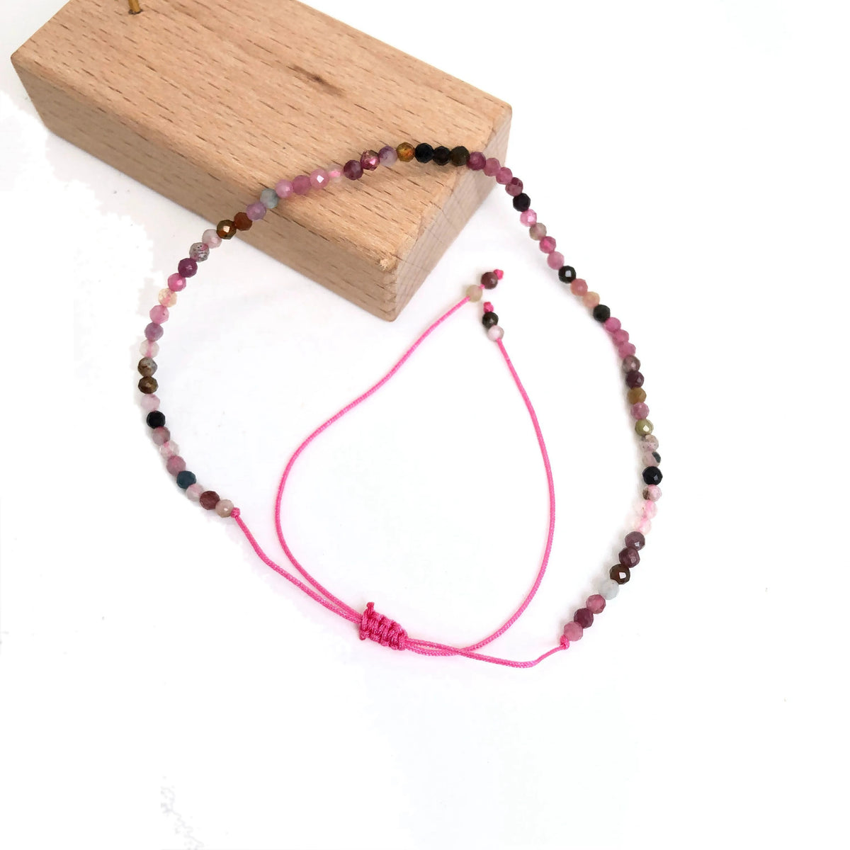 Bracelet Tressé Perles Facettées 2-3 mm – Pierre Naturelle au Choix, Ajustable, Ultra-Fin