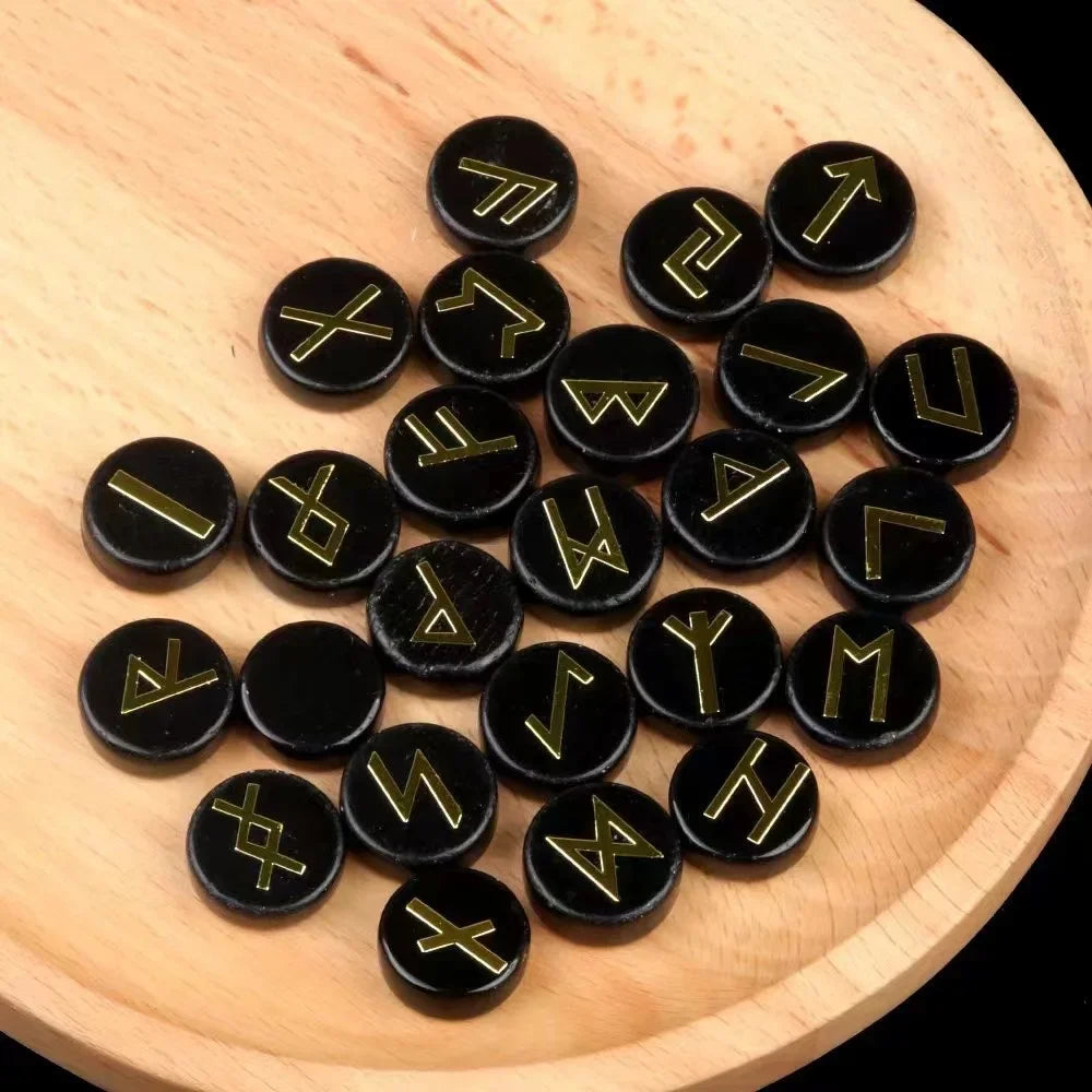Jeu de 25 Runes Vikings en Pierre Naturelle Gravée – 10 Pierres au Choix