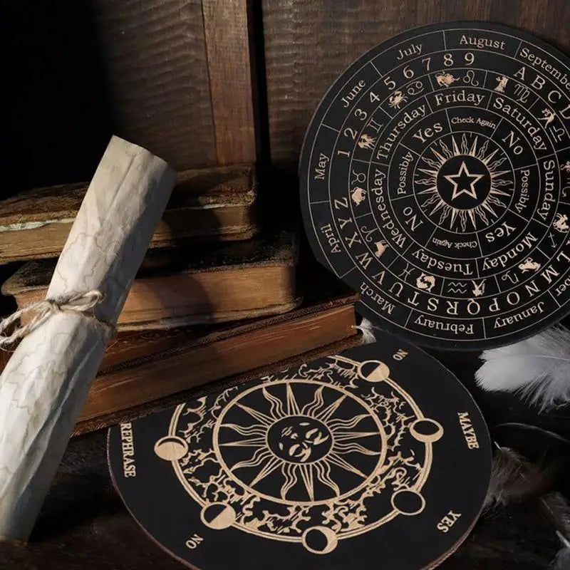 Planche à Pendule en Bois Gravé 15 cm – Soleil, Papillon de Nuit, Lune et Étoiles, 4 Modèles