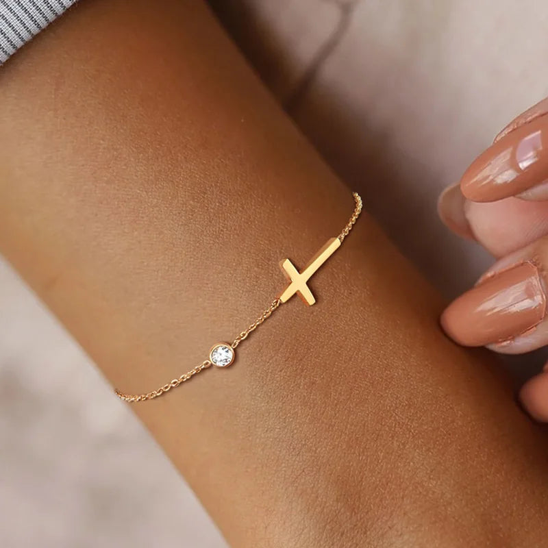 Bracelet Fin en Acier Inoxydable Doré Femme – Breloque Lune, Soleil, Étoile, Cœur, Croix ou Arbre de Vie, Chaîne Réglable 16 à 19,5 cm, Minimaliste, Idée Cadeau