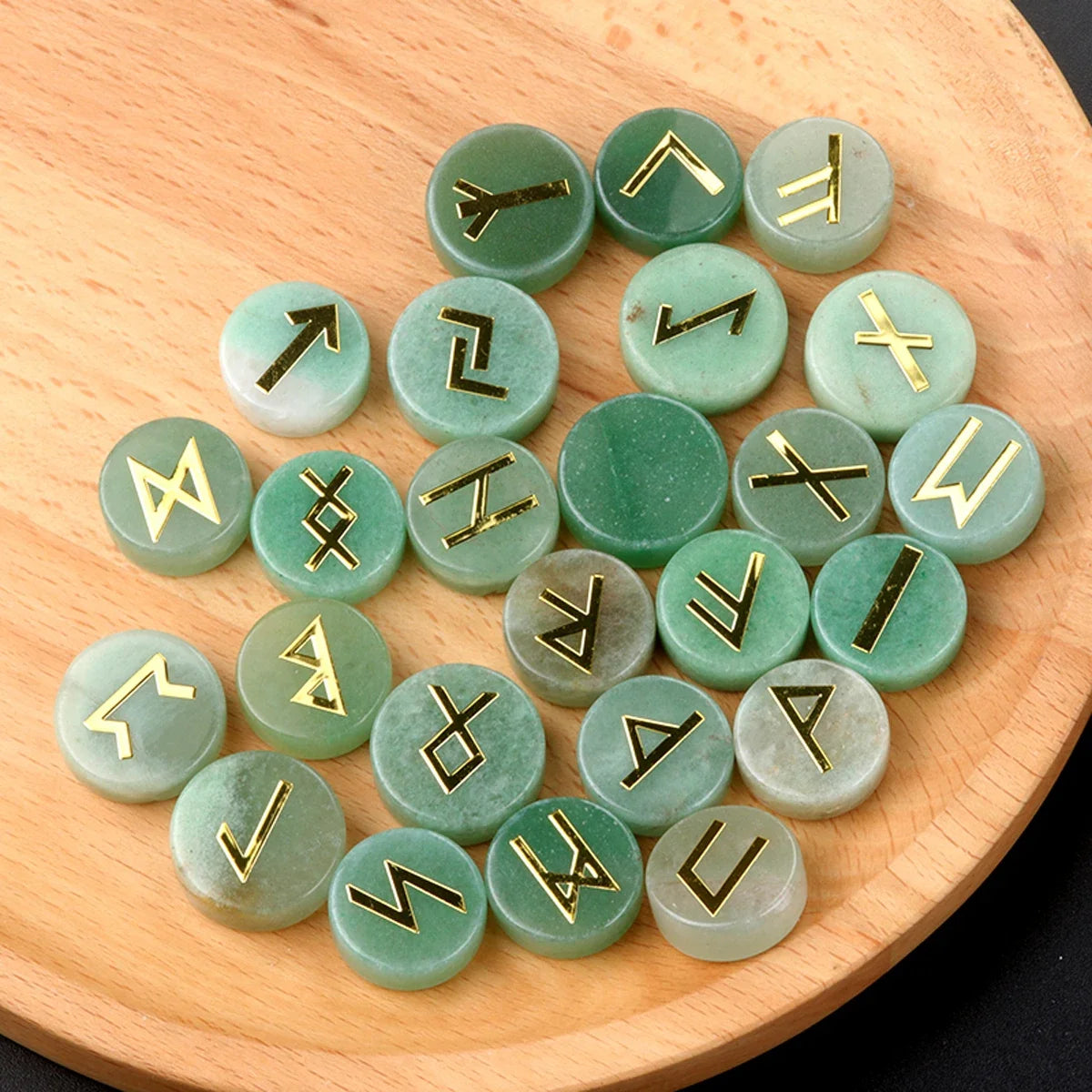 Jeu de 25 Runes Vikings en Pierre Naturelle Gravée – 10 Pierres au Choix