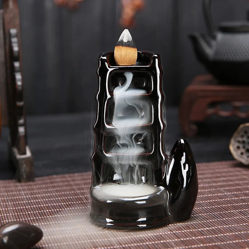 Brûleur d'Encens à Reflux Main de Bouddha et Lotus – Céramique Noire, Petit Modèle