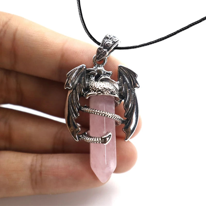 Collier Dragon et Pointe de Pierre Naturelle – Pendentif Vintage sur Cordon, 16 Pierres
