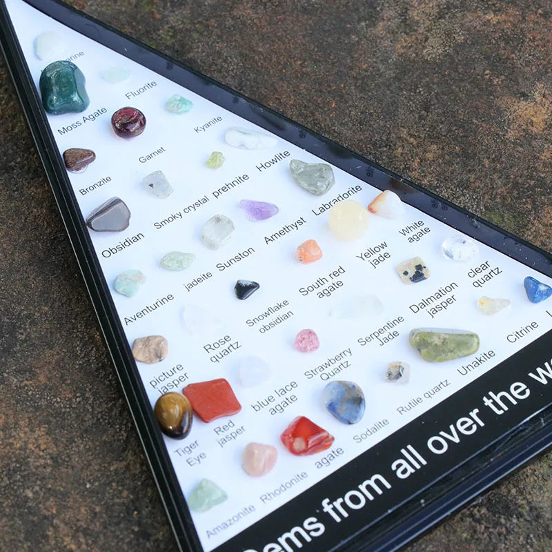 Cadre Pyramide de Collection – 36 Pierres et Minéraux du Monde Entier Étiquetés, 15 cm