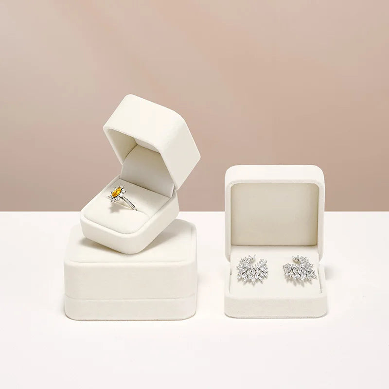 Écrin à Bijoux en Velours Blanc Crème – Boîte Cadeau pour Bague, Boucles d'Oreilles, Pendentif, Bracelet ou Long Collier, Idée Cadeau