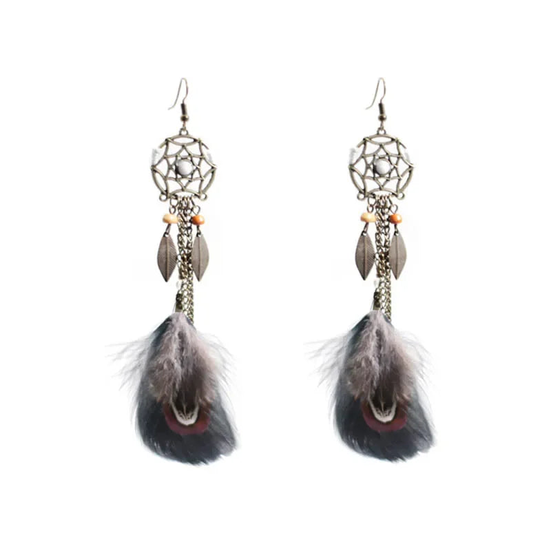 Boucles d'Oreilles Attrape-Rêves Longues – Plumes, Chaînettes et Perles, Style Bohème
