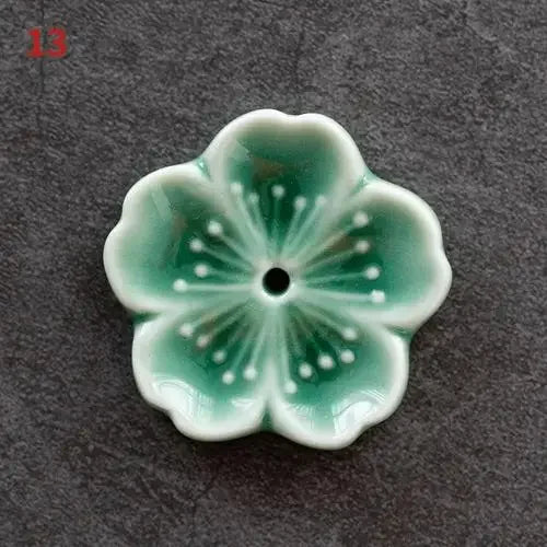 Porte-Encens Fleur de Cerisier en Céramique – Petit Support pour Bâtonnet, 13 Coloris
