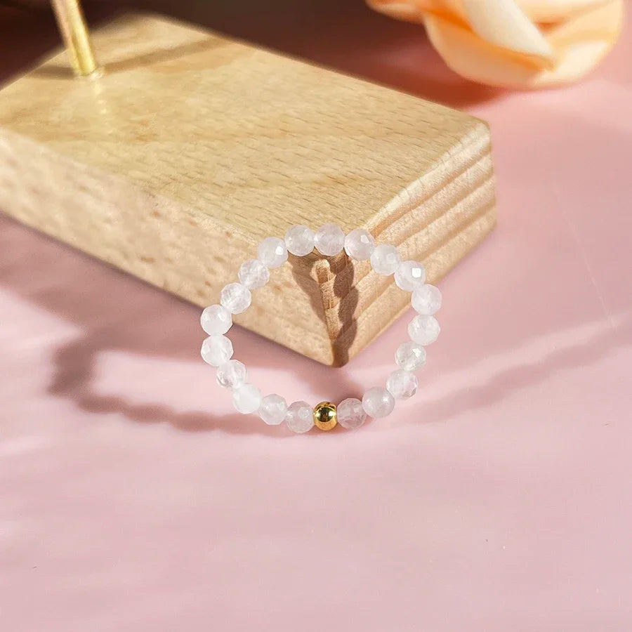 Bague Extensible en Perles Facettées 3 mm de Pierre Naturelle – Perle Dorée ou Argentée, 13 Pierres