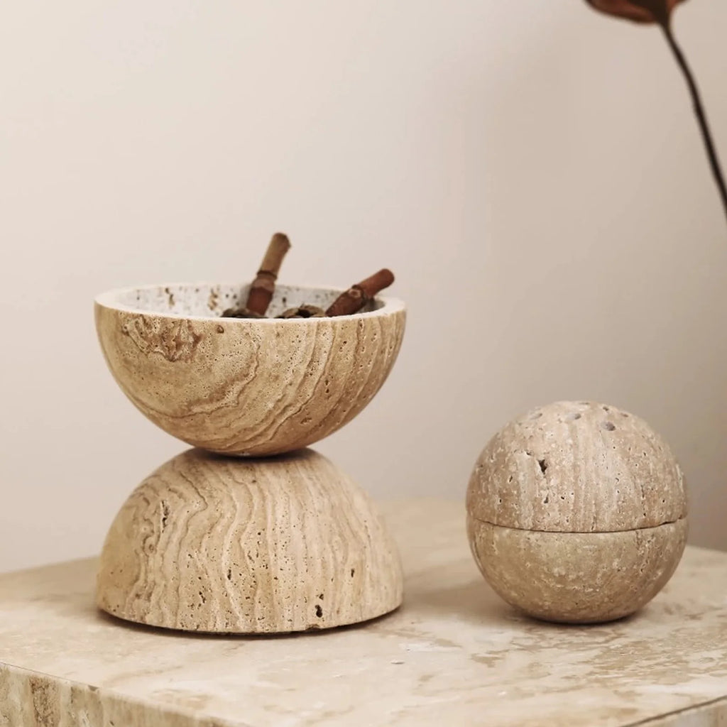 Brûle-Encens Sphère en Travertin – Boule à Couvercle Ajouré pour Résines, Palo Santo et Encens