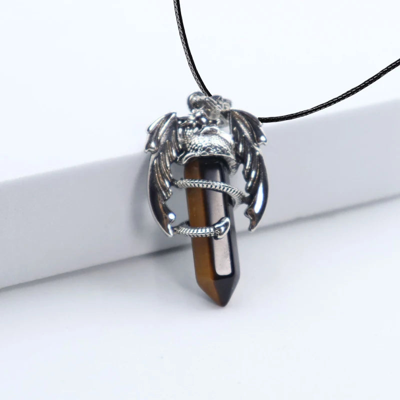 Collier Dragon et Pointe de Pierre Naturelle – Pendentif Vintage sur Cordon, 16 Pierres