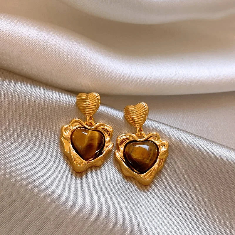 Boucles d'Oreilles Œil de Tigre Dorées – 12 Modèles : Puces, Pendantes, Créoles, Cœurs