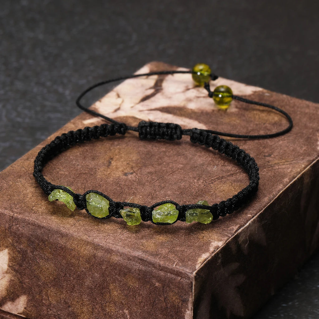 Bracelet Péridot Brut Tressé Homme et Femme – Pierres Naturelles Vert Olive sur Cordon Noir Réglable, Bracelet Pierre Naturelle, Idée Cadeau