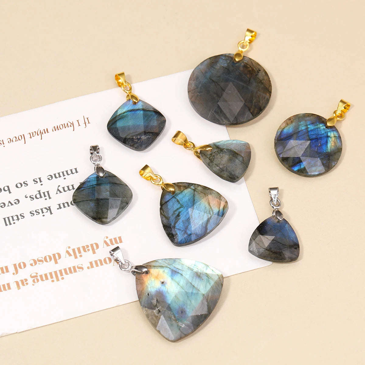 Collier Labradorite Naturelle Forme Libre – Pendentif Doré ou Argenté, 10 Modèles