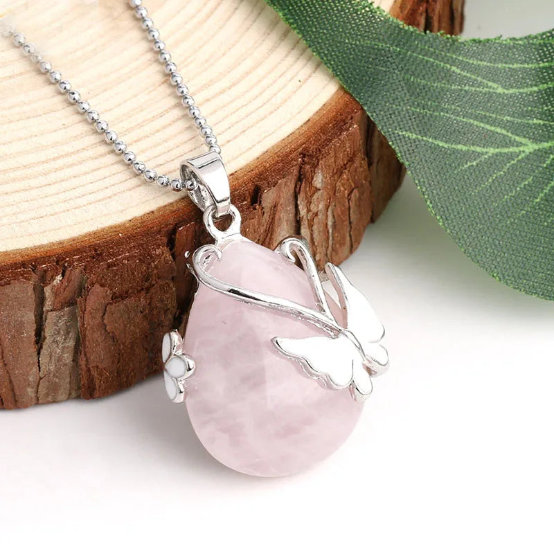 Collier Pendentif Goutte de Pierre et Papillon – Améthyste, Quartz Rose, Œil de Tigre ou Aventurine