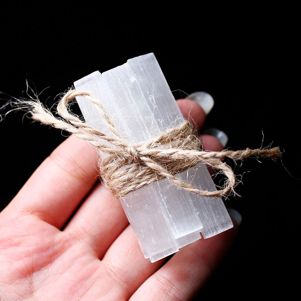 Lot de Bâtons de Sélénite du Maroc – Fagot de Bâtons Bruts Noués de Ficelle