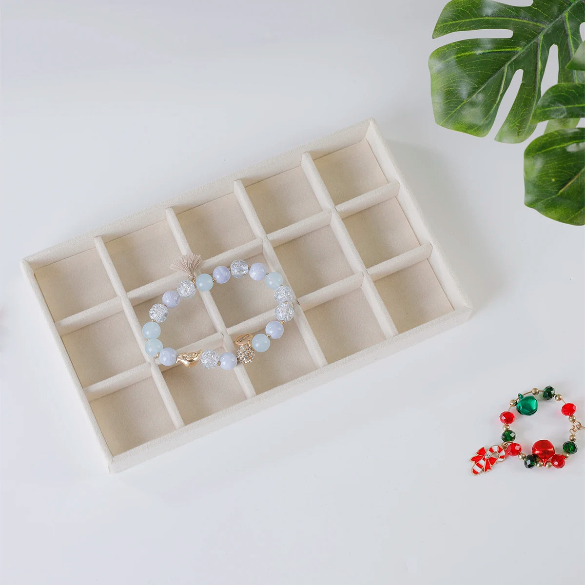 Plateau à Bijoux en Velours Beige – Organisateur Empilable pour Tiroir, Bagues, Bracelets et Boucles d'Oreilles, 9 Modèles de Compartiments