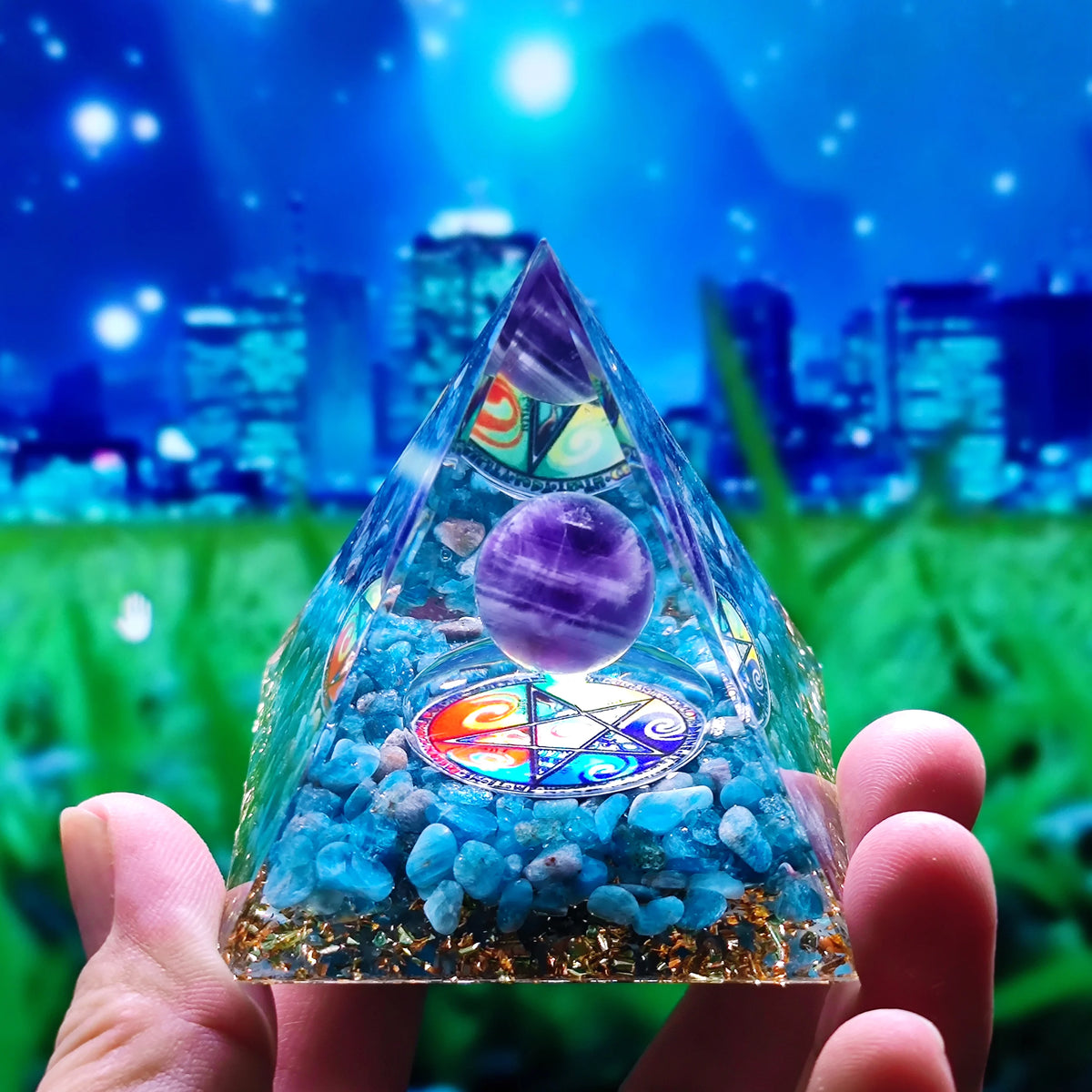 Pyramide d'Orgonite à Sphère de Pierre – 35 Modèles : Fleur de Vie, Lotus, Arbre de Vie, 7 Chakras