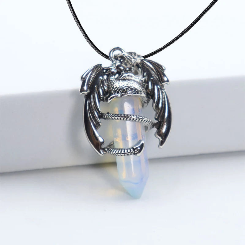 Collier Dragon et Pointe de Pierre Naturelle – Pendentif Vintage sur Cordon, 16 Pierres