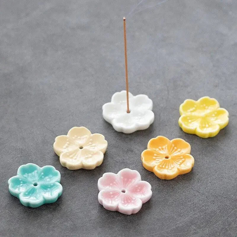 Porte-Encens Fleur de Cerisier en Céramique – Petit Support pour Bâtonnet, 13 Coloris