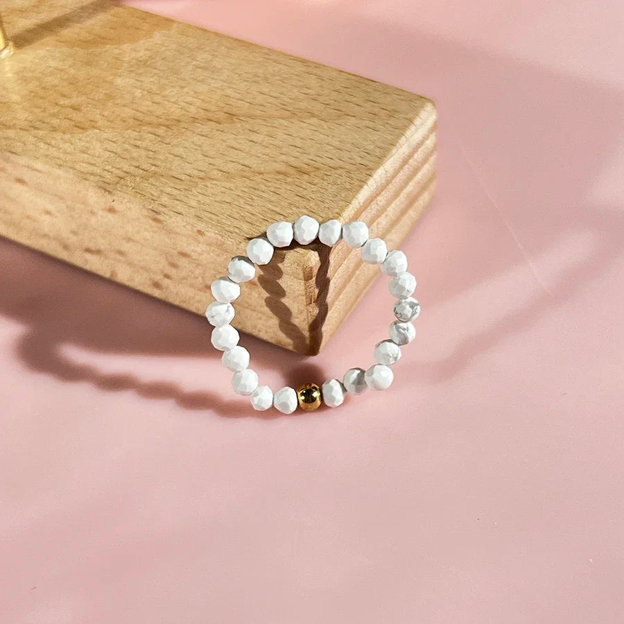 Bague Extensible en Perles Facettées 3 mm de Pierre Naturelle – Perle Dorée ou Argentée, 13 Pierres