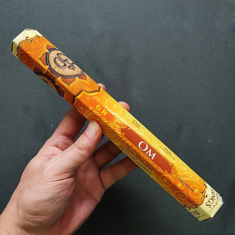 Encens Indien en Bâtonnets – Étui Hexagonal de 20, 38 Parfums : Santal, Lavande, Palo Santo, Oud