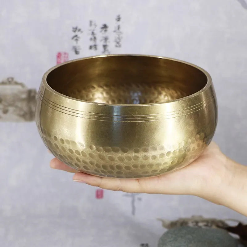 Bol Chantant Tibétain Fait Main au Népal – Laiton Gravé Sanskrit, 8 à 13 cm, avec Maillet