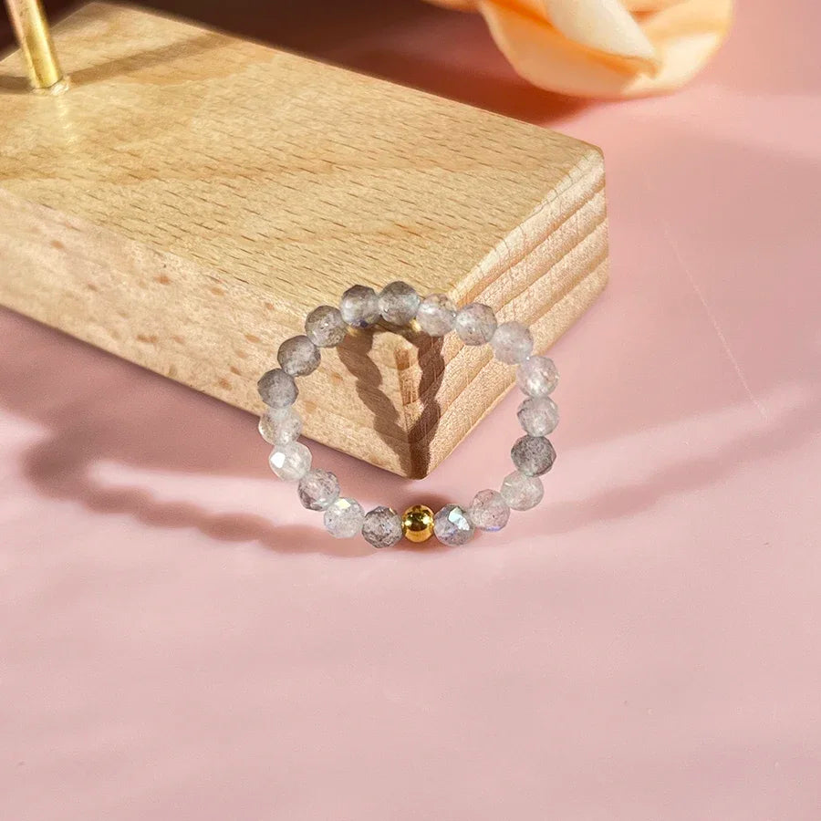 Bague Extensible en Perles Facettées 3 mm de Pierre Naturelle – Perle Dorée ou Argentée, 13 Pierres