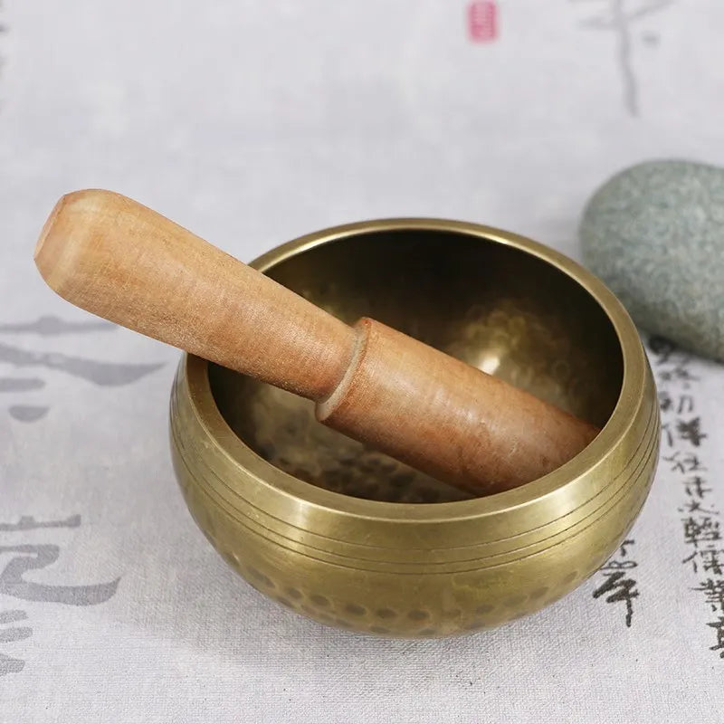 Bol Chantant Tibétain Fait Main au Népal – Laiton Gravé Sanskrit, 8 à 13 cm, avec Maillet