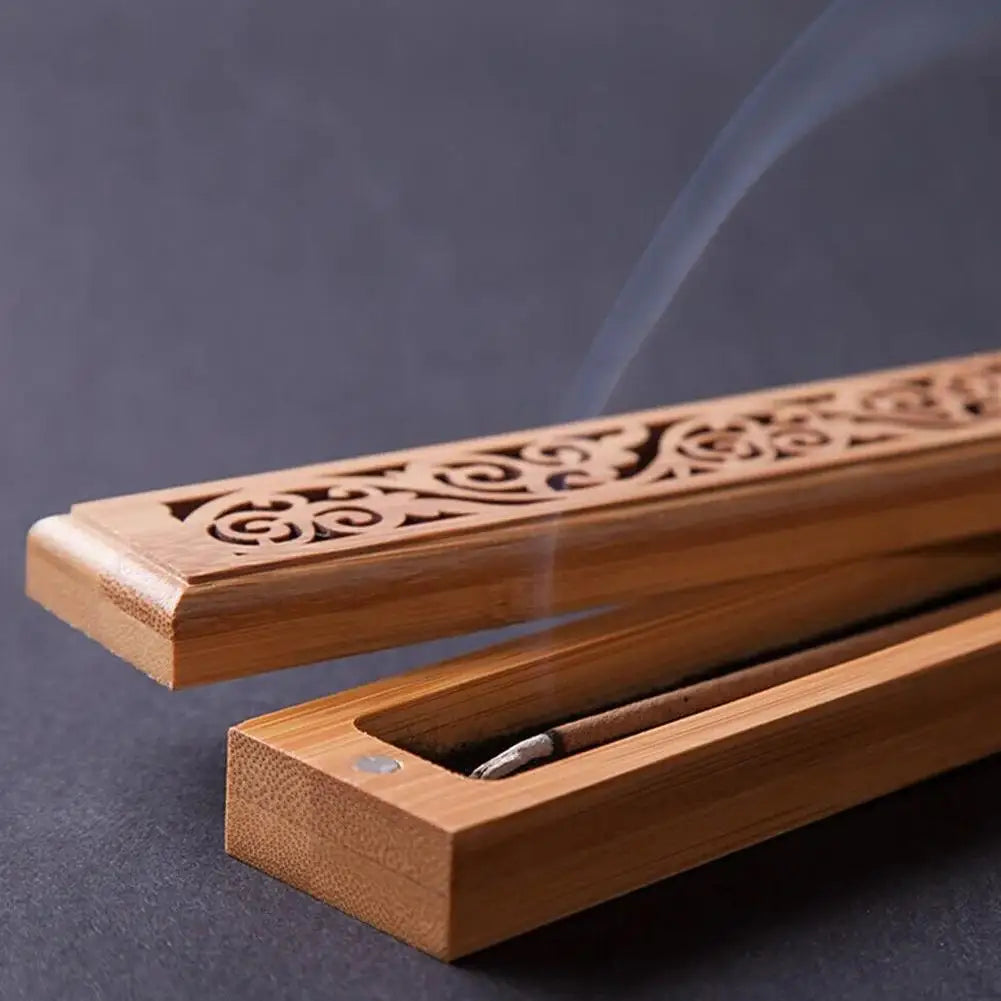Boîte à Encens en Bambou Ajouré 23,5 cm – Brûleur d'Encens Couché avec Couvercle Sculpté, Récupère les Cendres, Décoration Zen, Idée Cadeau