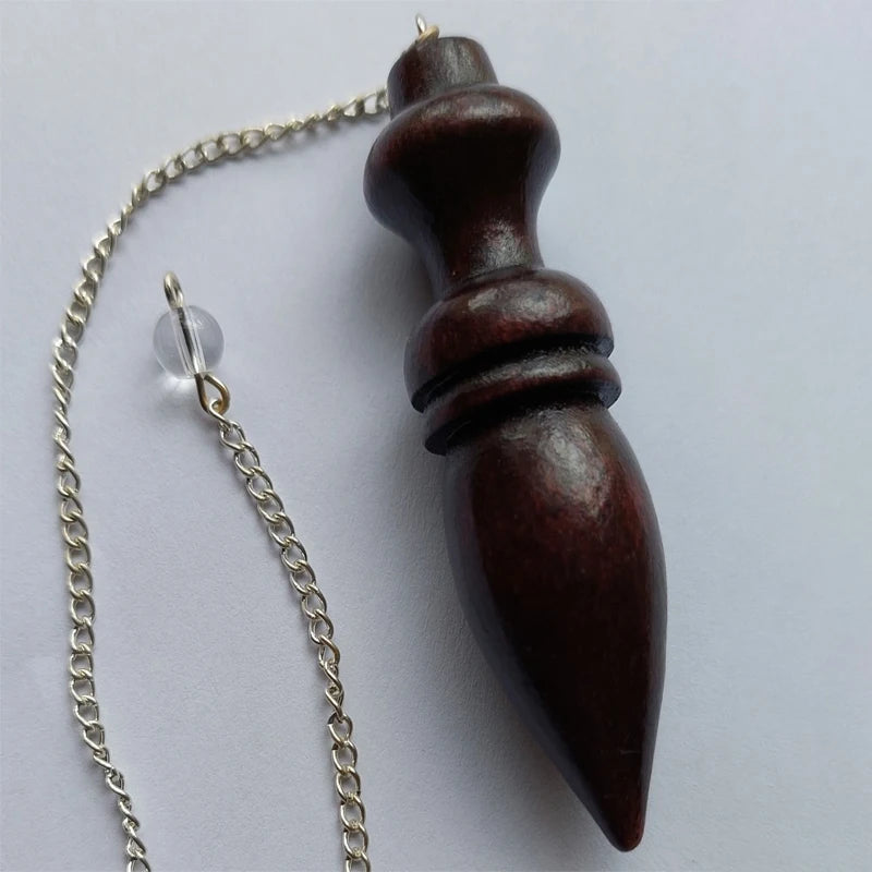 Pendule Égyptien en Bois Sombre Tourné – Pendule de Radiesthésie Karnak, Chaîne Simple ou 7 Chakras