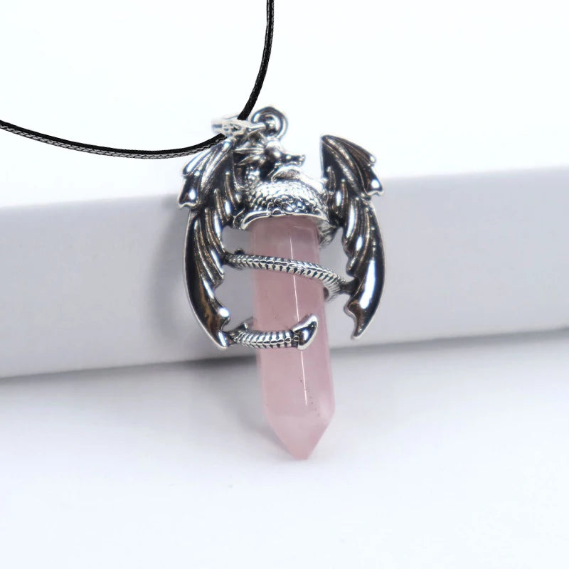 Collier Dragon et Pointe de Pierre Naturelle – Pendentif Vintage sur Cordon, 16 Pierres