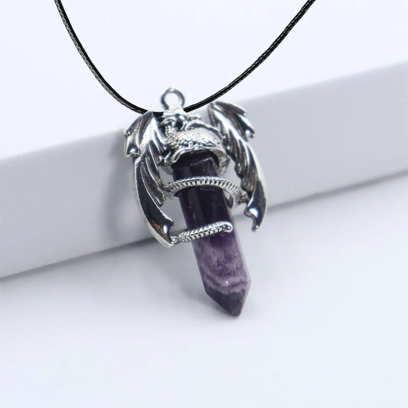 Collier Dragon et Pointe de Pierre Naturelle – Pendentif Vintage sur Cordon, 16 Pierres