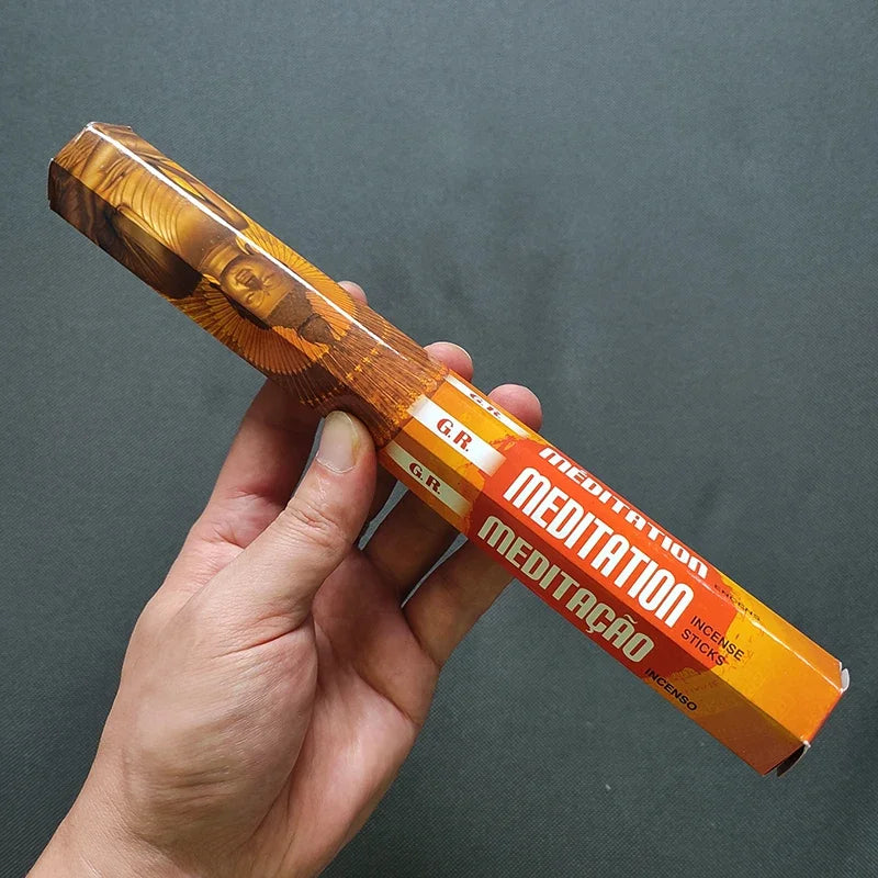 Encens Indien en Bâtonnets – Étui Hexagonal de 20, 38 Parfums : Santal, Lavande, Palo Santo, Oud