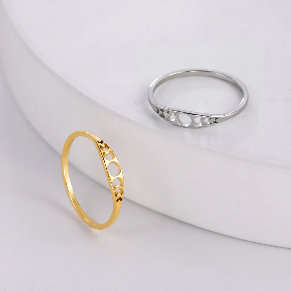 Bague Phases de Lune en Acier Inoxydable Femme – Anneau Fin Croissants Ajourés, Doré ou Argenté, Bijou Lune Minimaliste, Idée Cadeau