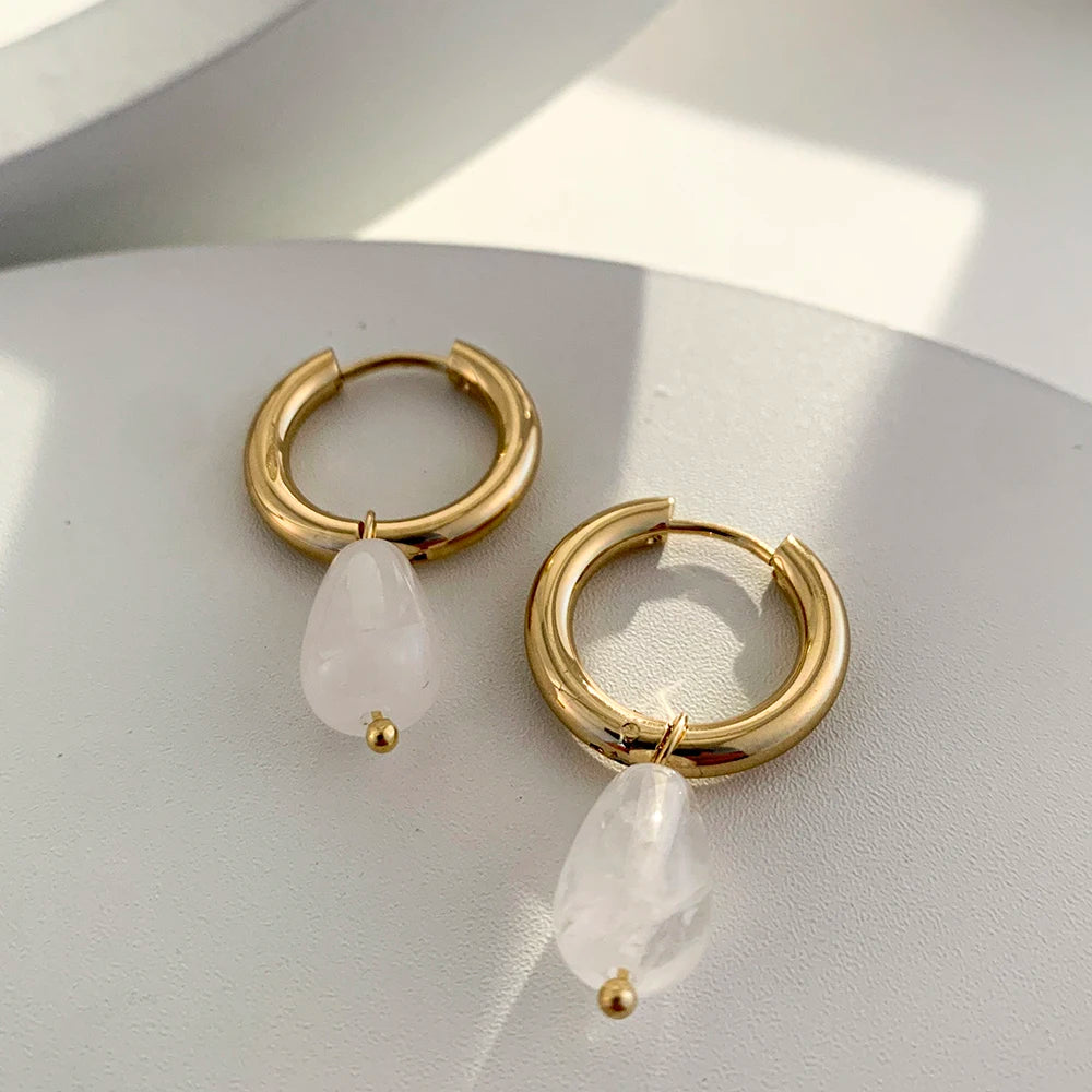 Créoles en Acier Doré avec Goutte de Cristal de Roche – Boucles d'Oreilles Minimalistes