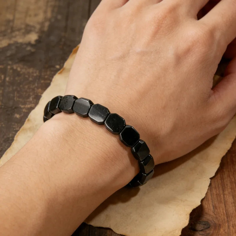 Bracelet Homme Hématite Perles Carrées Plates – Extensible, Noir Métallisé