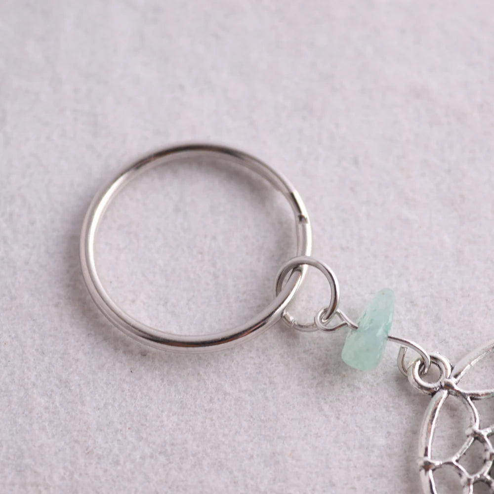 Porte-Clés Attrape-Rêves avec Éclats de Pierres et Plumes – Améthyste, Quartz Rose ou Aventurine