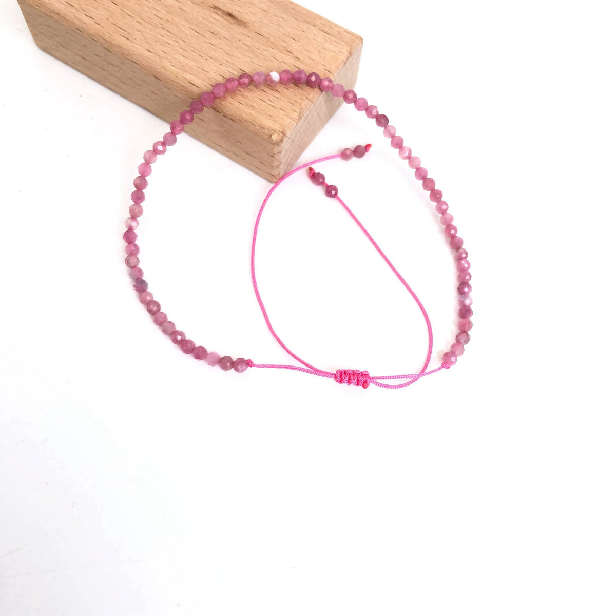Bracelet Tressé Perles Facettées 2-3 mm – Pierre Naturelle au Choix, Ajustable, Ultra-Fin