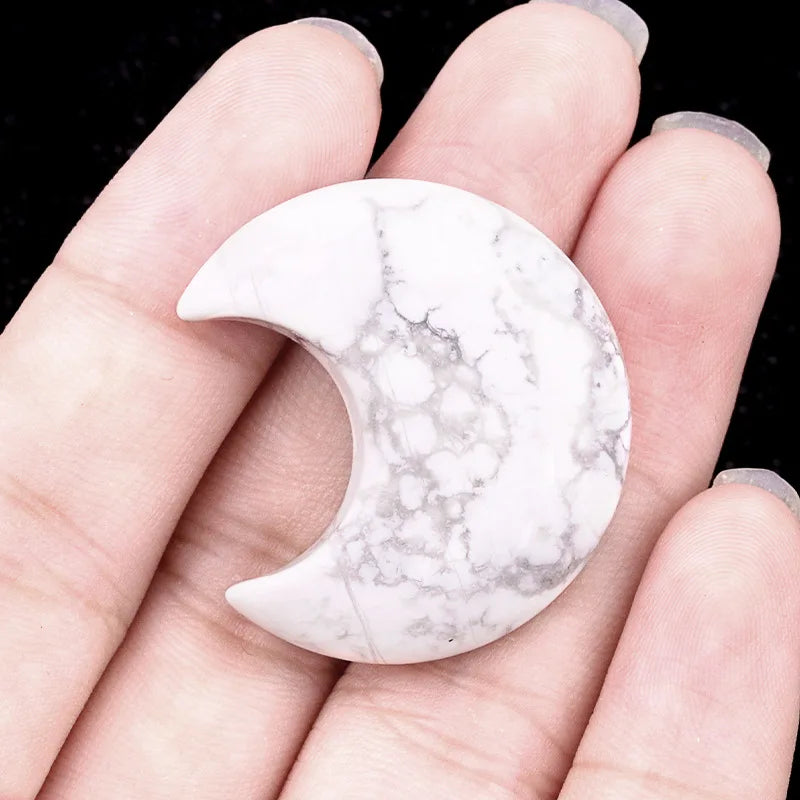Croissant de Lune en Pierre Naturelle Sculptée 30 mm – Pierre de Poche, 22 Pierres au Choix